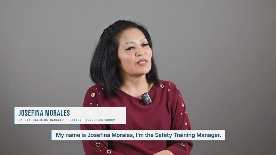 Josefina Morales in a maroon sweater looking to one side, a frame from the Spanish film Que Todo Sea Perfecto